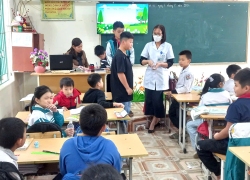 YÊN THỦY TRIỀN KHAI HOẠT ĐỘNG TẨY GIUN CHO HỌC SINH TIỂU HỌC