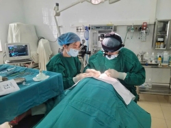 PHẪU THUẬT MỔ CẮT MỘNG THỊT GHÉP KẾT MẠC RÌA TỰ THÂN