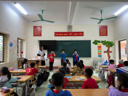 HUYỆN MAI CHÂU TRIỂN KHAI TẨY GIUN CHO HỌC SINH TIỂU HỌC
