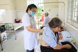 LƯƠNG SƠN NỖ LỰC BẢO VỆ, CHĂM SÓC VÀ NÂNG CAO SỨC KHỎE NHÂN DÂN