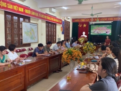 NÓI CHUYỆN CHUYÊN ĐỀ VỀ PHÒNG CHỐNG TÁC HẠI CỦA THUỐC LÁ TẠI TTYT HUYỆN LẠC SƠN
