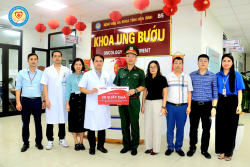 TRAO QUÀ CHO 50 BỆNH NHÂN CÓ HOÀN CẢNH KHÓ KHĂN TẠI BỆNH VIỆN ĐA KHOA TỈNH HÒA BÌNH